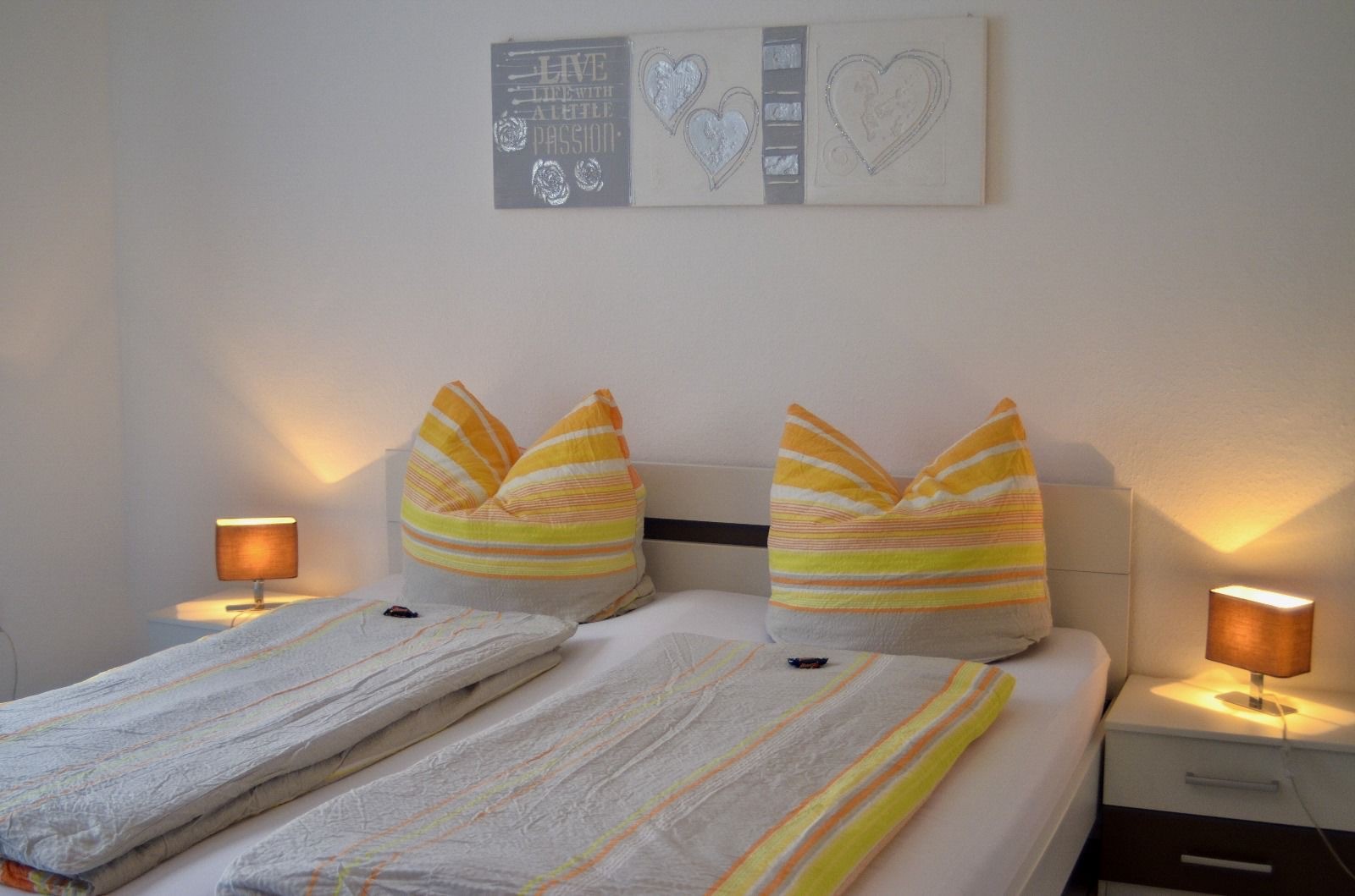 Slide 1-Schlaffzimmer Eg - Ferienwohnungen Anna